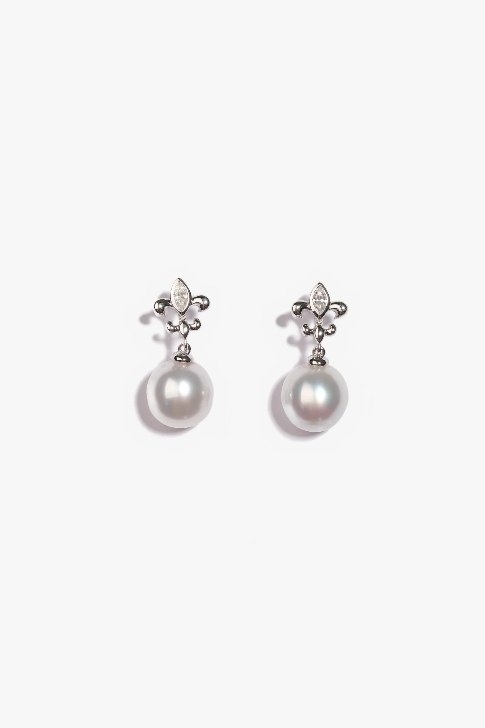 Glowing Iris Australian South Sea Pearl Earring